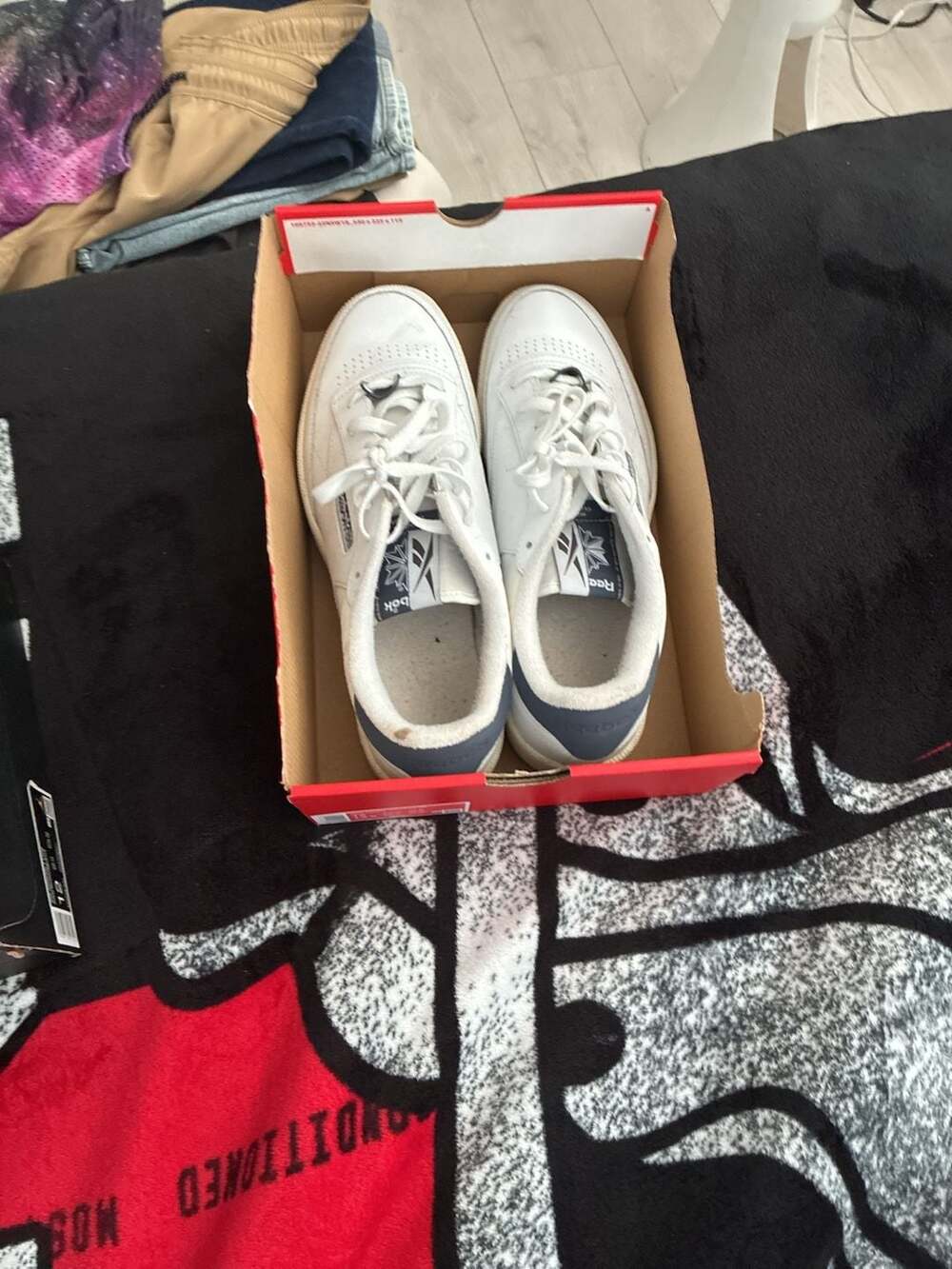 Reebok Club C 85 White / Navy Sneakers